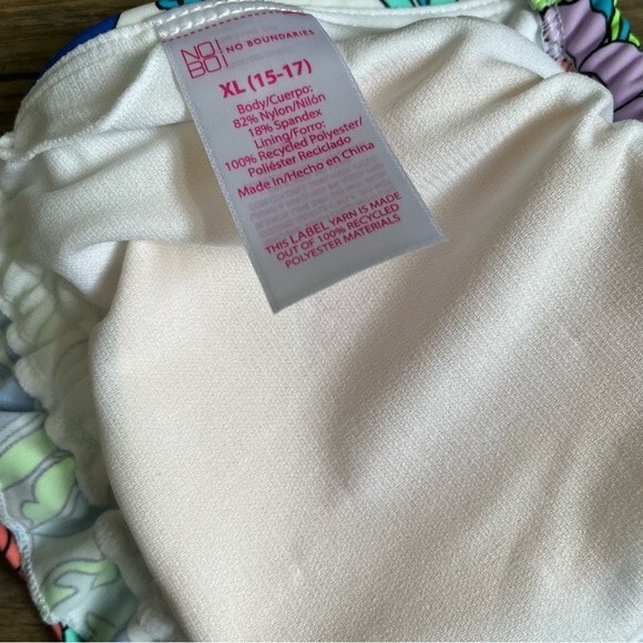 No Boundaries Retro Floral Print Keyhole Multiwear Top Junior's Size XL - Picture 6 of 7